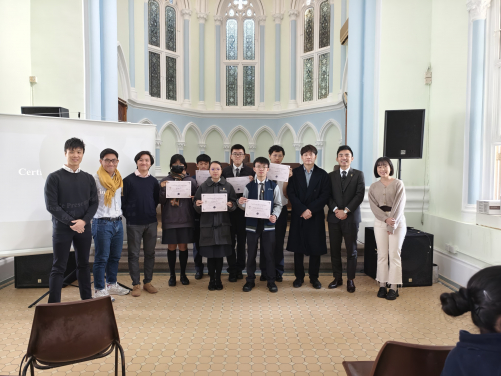 Donald Leung (programme coordinator) presented certificates to mentees and encouraged them to continue their efforts in life exploration. He also expressed gratitude for the active participation of HKU peer mentors.
 
